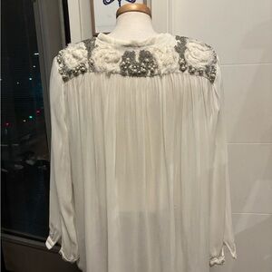 Chic White Embellished Women's Blouse